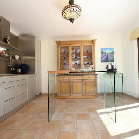 Feriehus Majorcan Mountain View For 8 *