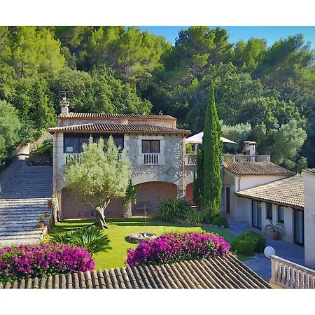 Majorcan Mountain View For 8 Feriehus Pollença