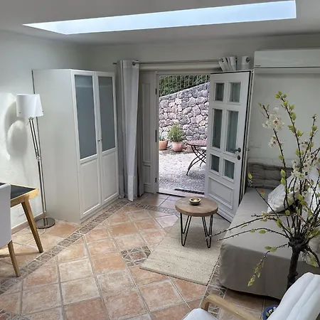 Majorcan Mountain View For 8 Feriehus *