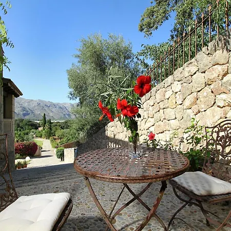 Majorcan Mountain View For 8 Feriehus *